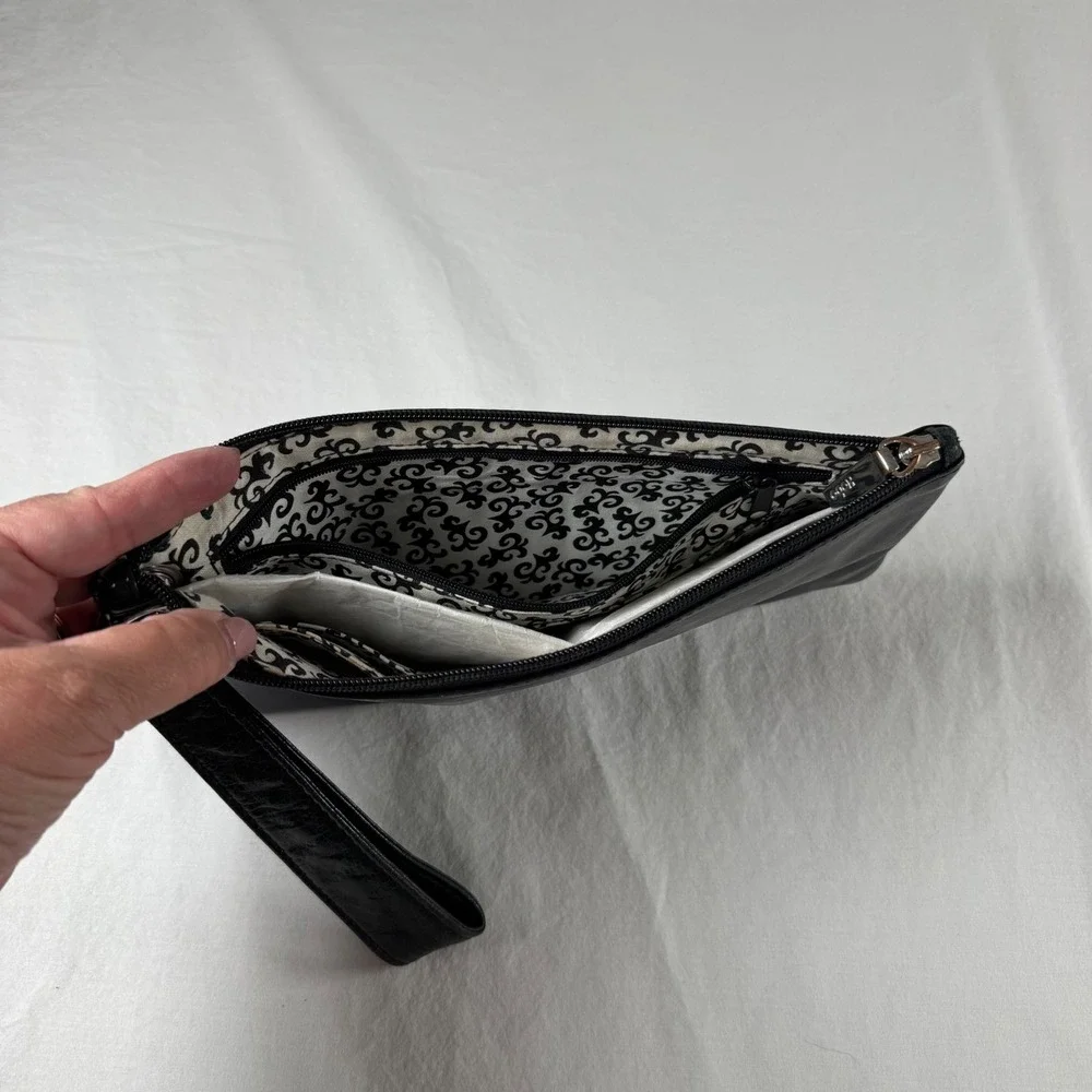 NWOT Hobo International Black Leather Zippered Pouch Wristlet Clutch